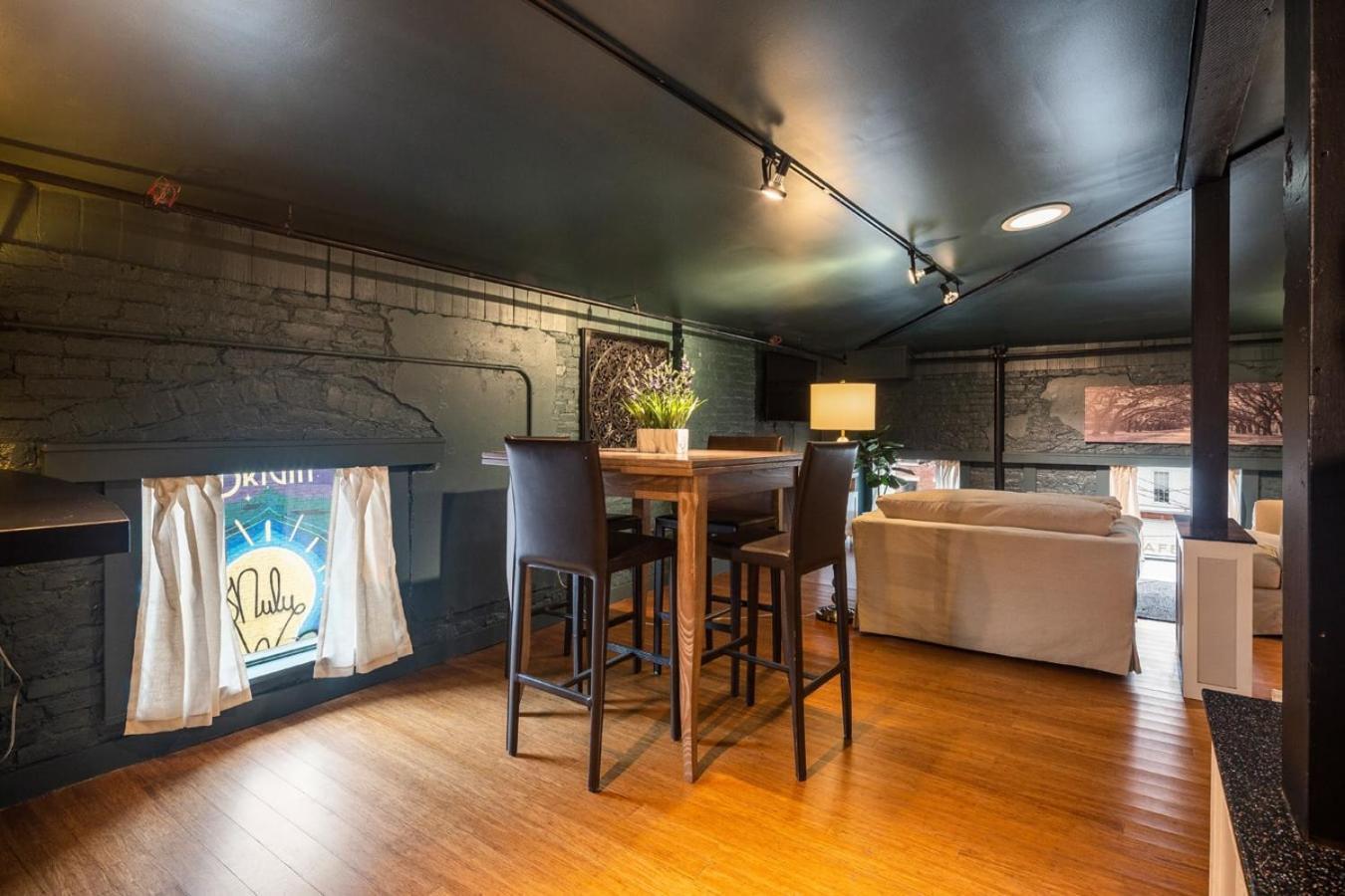 Апартаменты Lou Lou Lofts Луисвилл Экстерьер фото